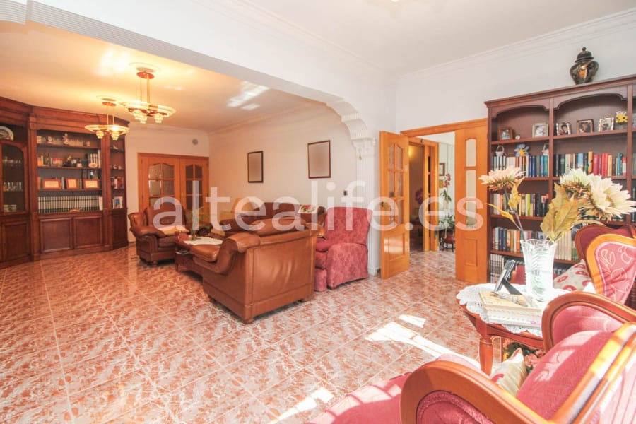 Gran Villa con Apartamento en la zona del Albir (5/30)