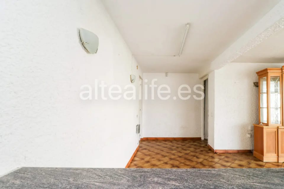 Villa en venta en La Nucía con Piscina privada y Gran Potencial de Reforma (14/30)
