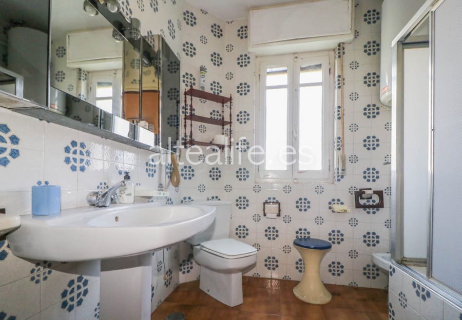 Villa con Piscina y Pista de Tenis en La Olla de Altea | 3 Parcelas y Vistas al Mar (18/30)