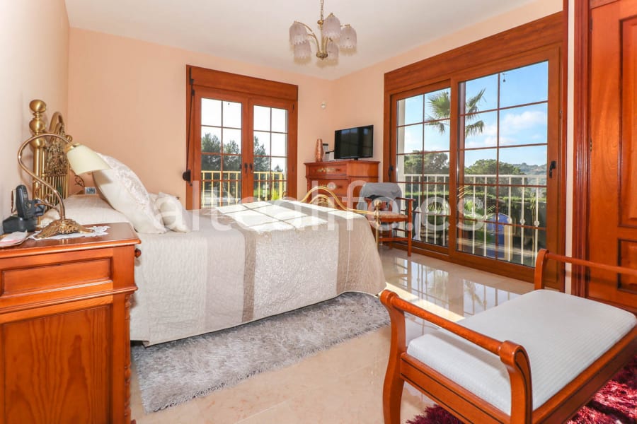 Villa con Apartamento Independiente en Bello Horizonte (23/30)