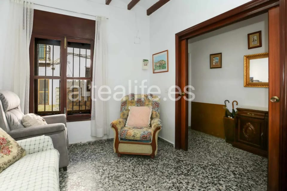 Casa de Pueblo en venta en Polop con Garaje y Buhardilla | Gran potencial en Casco Antiguo (9/30)