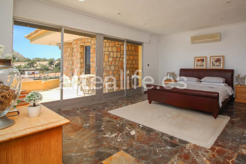 Villa con Piscinas, Vistas y Amplias Terrazas en La Nucía (27/30)