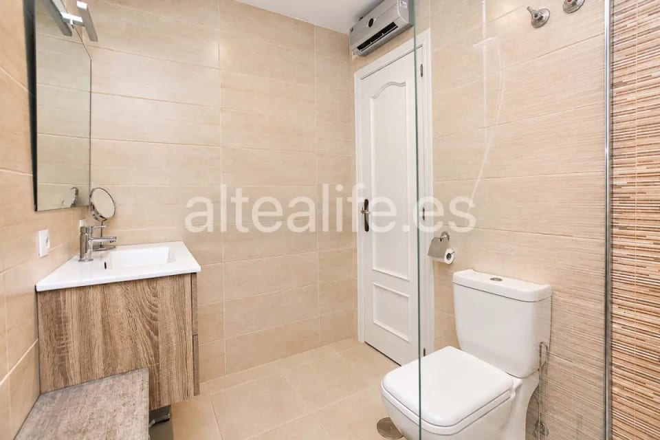 Apartamento Reformado en alquiler con Terraza y Piscina Comunitaria en Mascarat Altea (22/30)