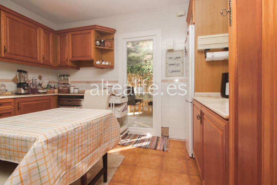 Villa con 3 Dormitorios y Piscina Privada en la Urb. Santa Clara (17/30)