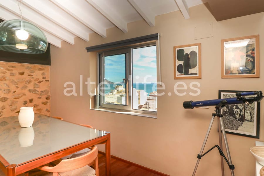Casa de Pueblo con 2 Apartamentos y Vistas al Mar en el Casco Antiguo (12/30)