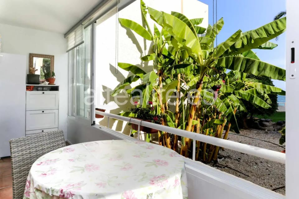 Apartamento Bajo en Primera Linea de Playa en la zona de Cap Negret (7/30)