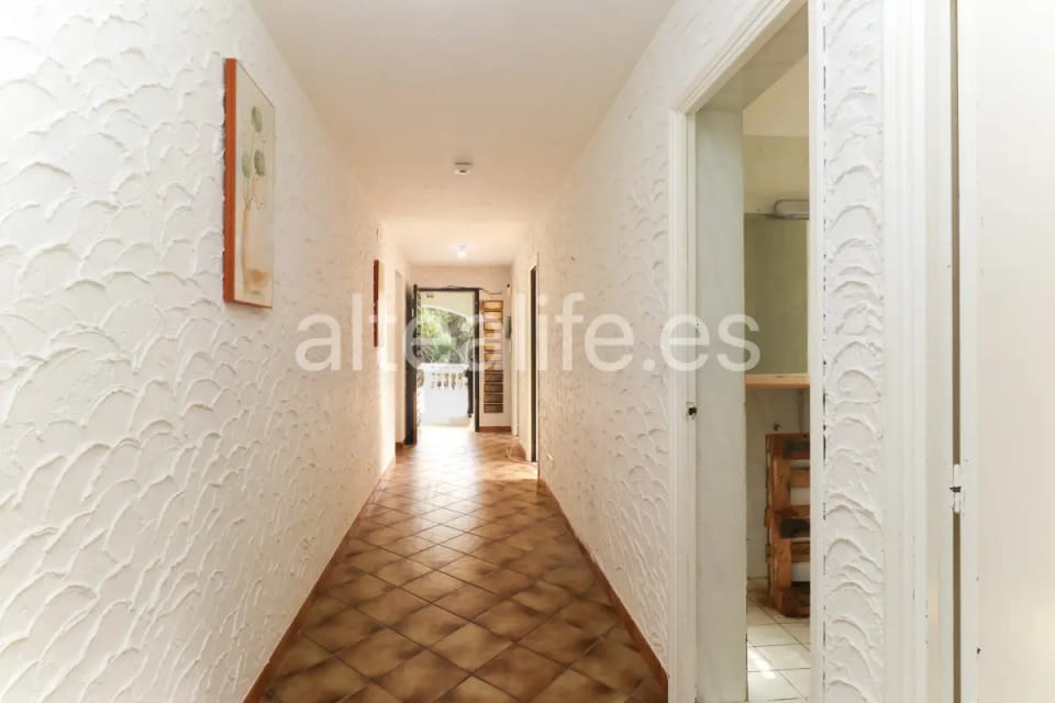 Villa en venta en La Nucía con Piscina privada y Gran Potencial de Reforma (18/30)