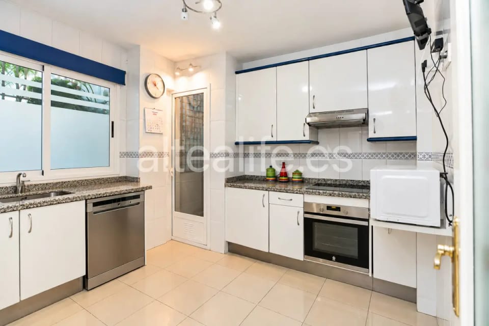Apartamento con Jardín Privado, Garaje y Piscina Comunitaria en Garganes Altea (14/30)