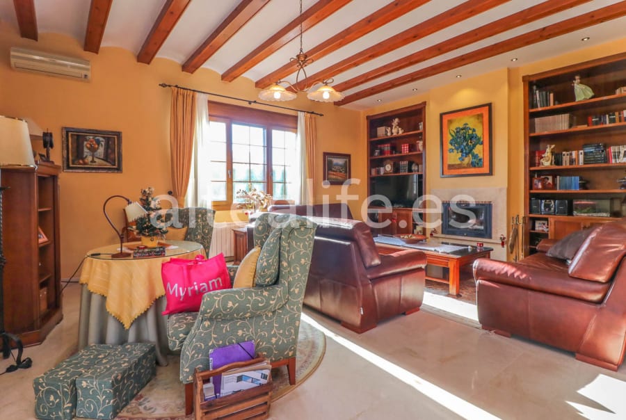 Villa con Apartamento Independiente en Bello Horizonte (8/30)