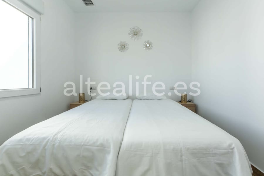 Apartamento con 2 Dormitorios en la zona de Avenida La Nucía (23/24)