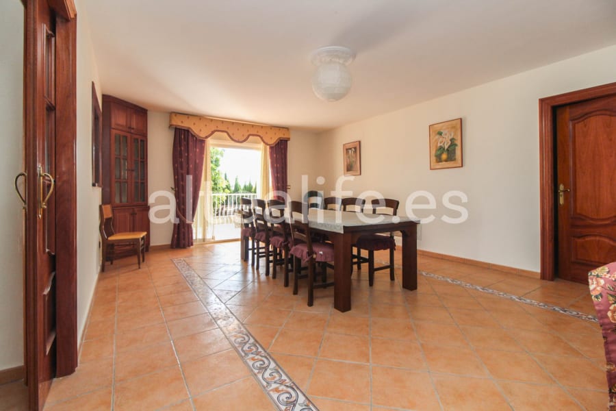 Villa de 550 m2 en la zona de Bello Horizonte (8/30)