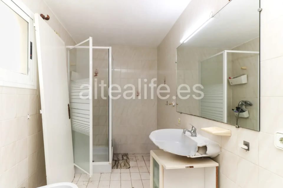 Villa en venta en La Nucía con Piscina privada y Gran Potencial de Reforma (24/30)