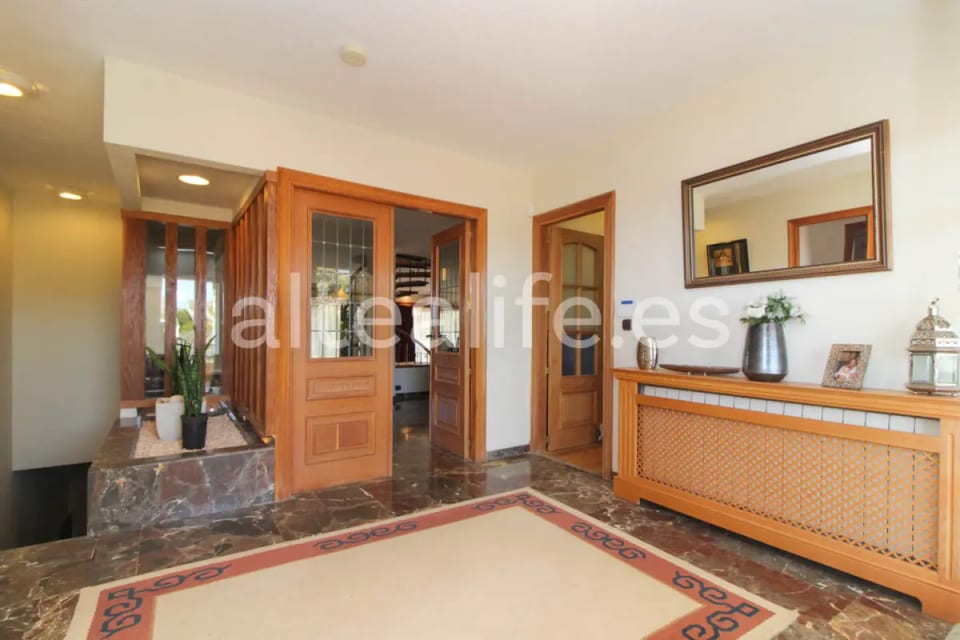 Villa con Piscinas, Vistas y Amplias Terrazas en La Nucía (7/30)
