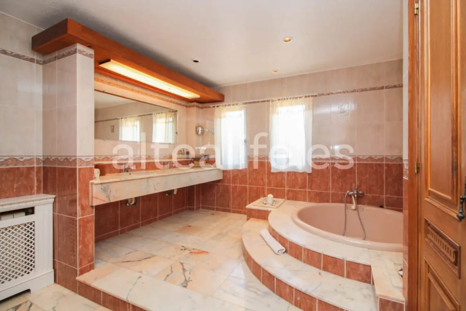 Villa con Piscinas, Vistas y Amplias Terrazas en La Nucía (24/30)