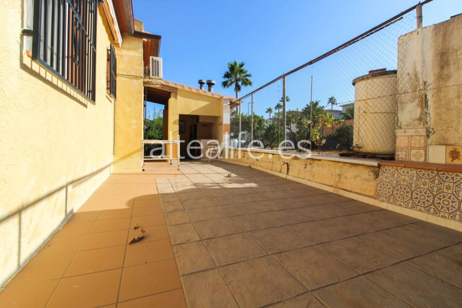 Villa con Jardín y Terrazas en la zona de Bello Horizonte (26/30)