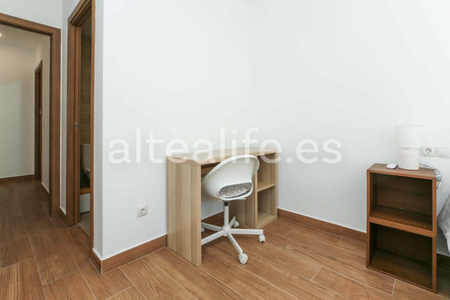 Apartamento con 2 Dormitorios en la zona de Avenida La Nucía (16/24)