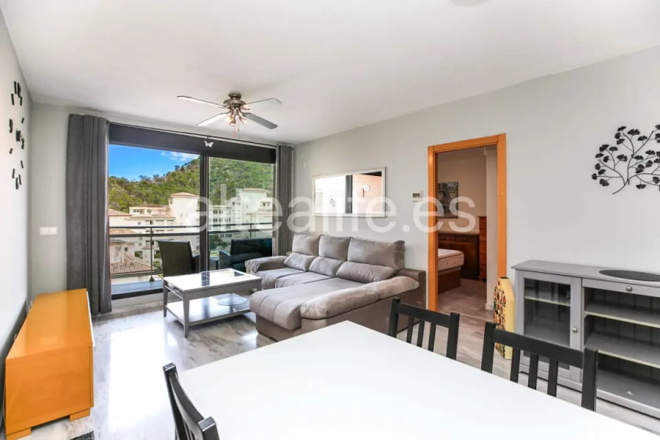Apartamento en Venta en Cala de Finestrat con Terraza, Garaje y Vistas al Mar (8/30)
