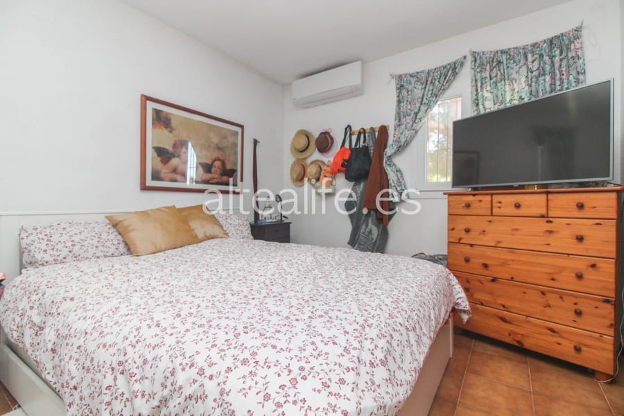 Villa con 3 Dormitorios y Piscina Privada en la Urb. Santa Clara (23/30)