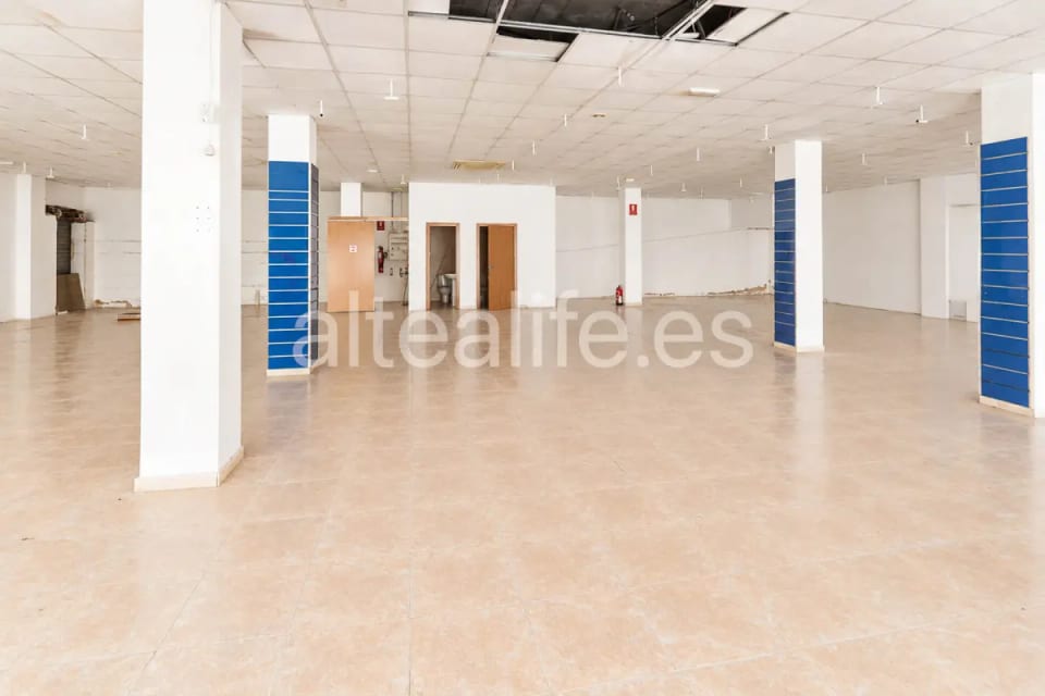 Alquiler de local Comercial de 310 m2 y amplios escaparates en Altea (14/17)