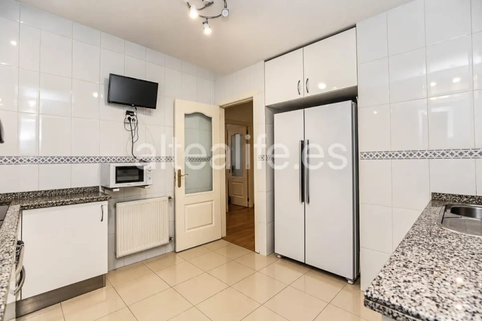 Apartamento con Jardín Privado, Garaje y Piscina Comunitaria en Garganes Altea (19/30)