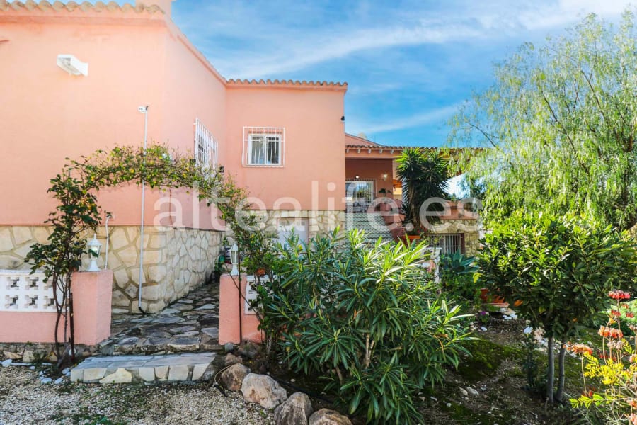 Villa con Piscina y Jardín en la zona del Albir (5/30)