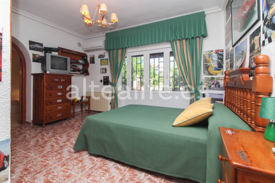 Gran Villa con Apartamento en la zona del Albir (12/30)