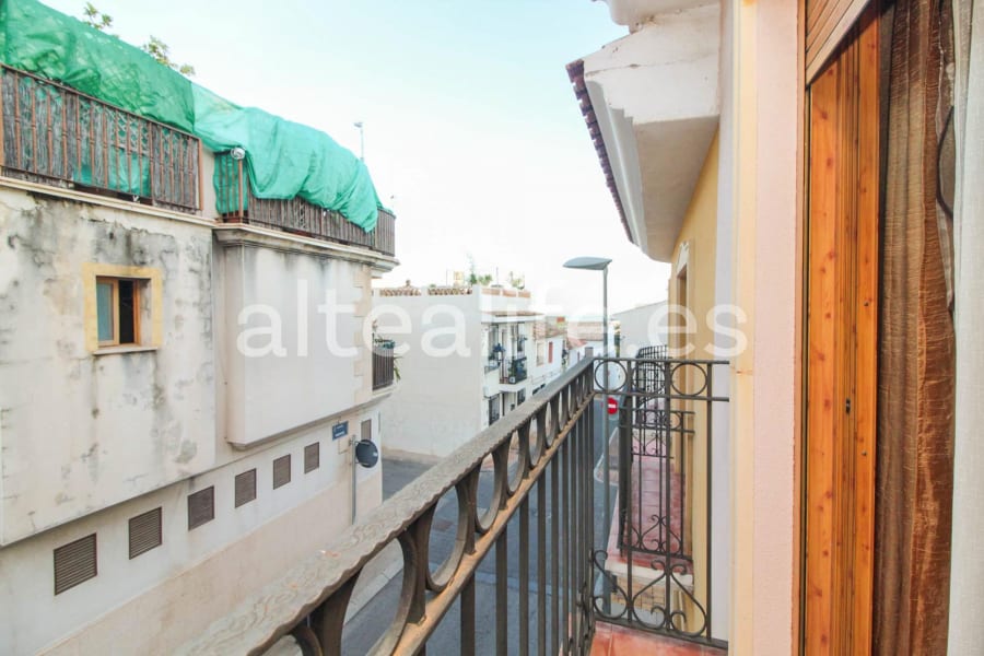Amplia Casa de Pueblo con Terraza en el pueblo de La Nucía (6/30)