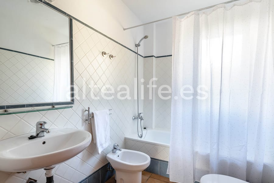 Apartamento con Piscina en la zona de Bello Horizonte (18/30)