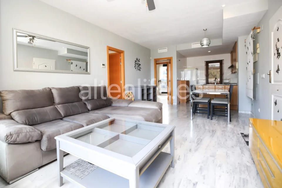 Apartamento en Venta en Cala de Finestrat con Terraza, Garaje y Vistas al Mar (9/30)