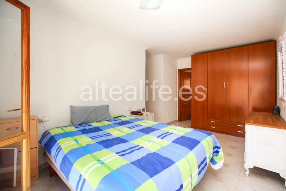 Apartamento Amplio en Venta en el Centro de Polop con Ascensor y Balcones (23/30)