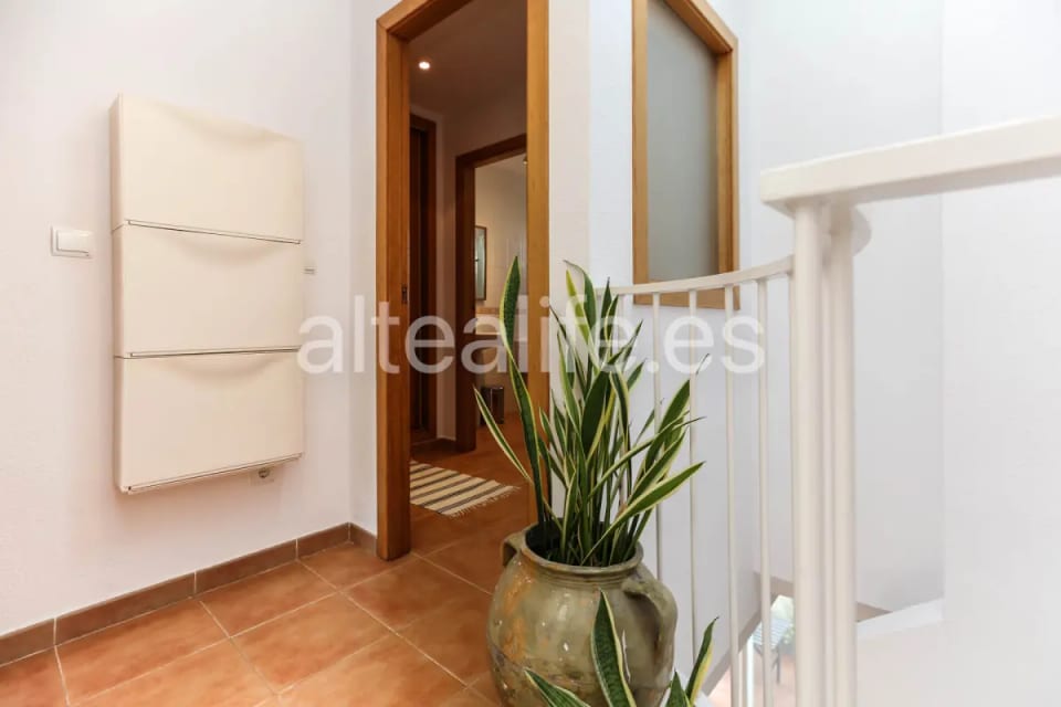 Bungalow en Esquina en Venta en La Nucía | Terrazas, Solárium y Piscina (28/30)