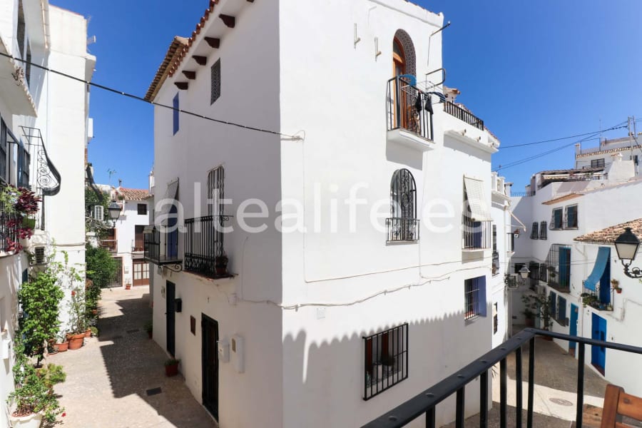 Casa de Pueblo Reformada y con Terraza en el Casco Antiguo (13/30)