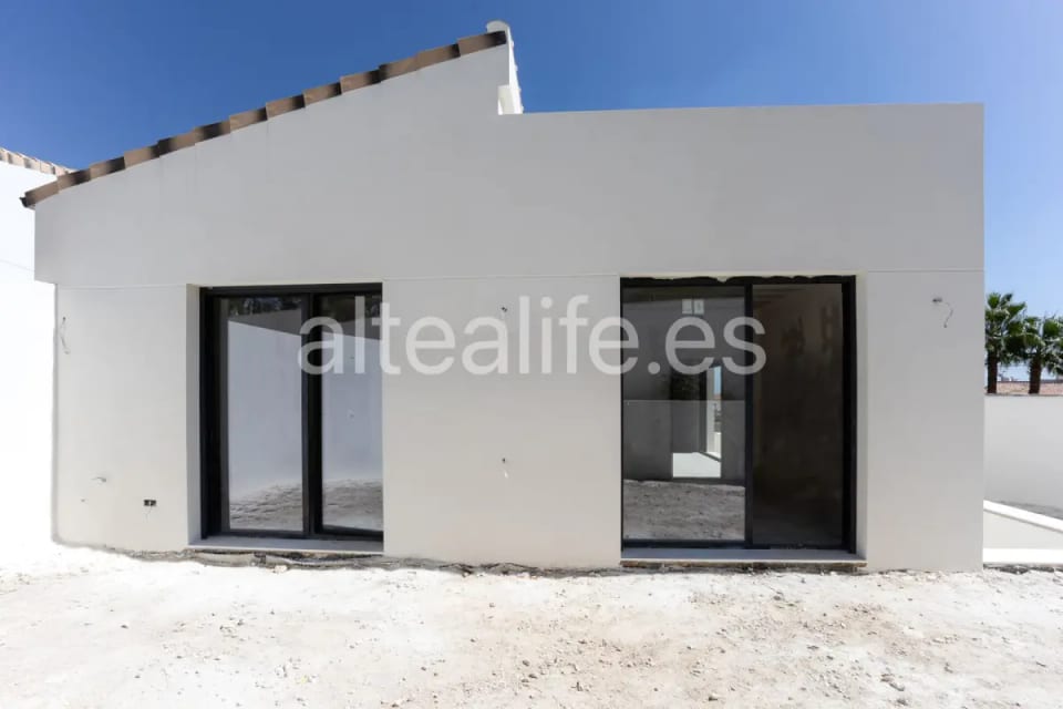 Villa Moderna de Obra Nueva con Piscina, Jardín y Vistas en La Nucía (28/30)
