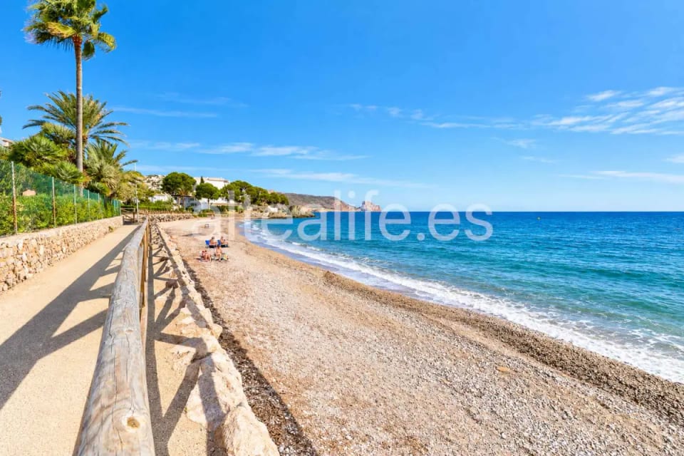 Larga Estancia | Apartamento en Primera Línea de Mar en la zona de Cap Negret (6/30)
