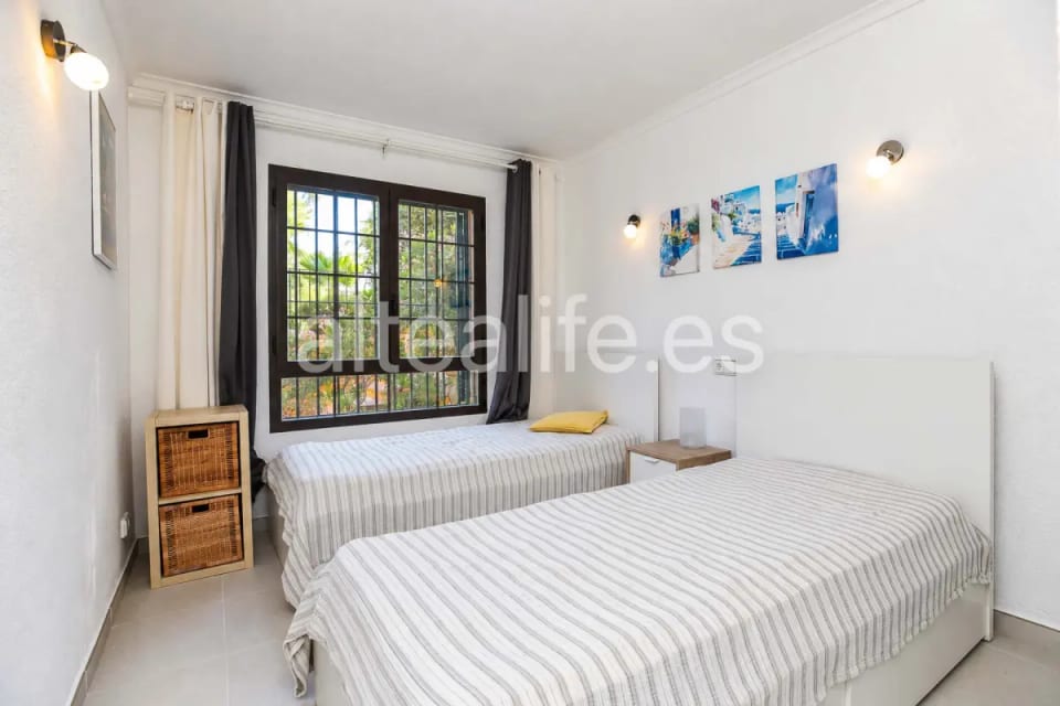 Apartamento Reformado en alquiler con Terraza y Piscina Comunitaria en Mascarat Altea (27/30)