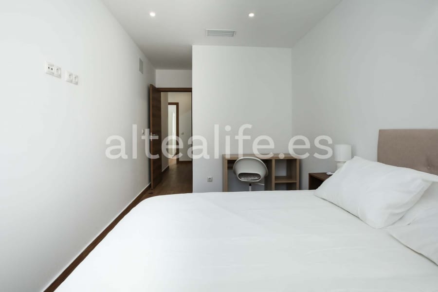 Apartamento con 2 Dormitorios en la zona de Avenida La Nucía (15/24)