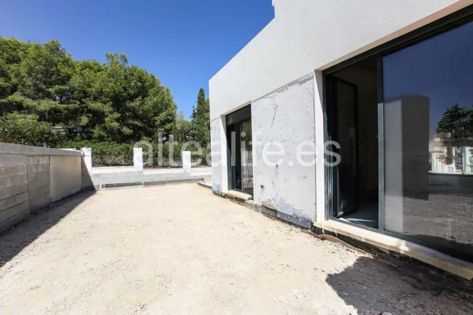 Villa de Obra Nueva en la Nucía con Piscina Privada y Vistas al Mar (17/30)