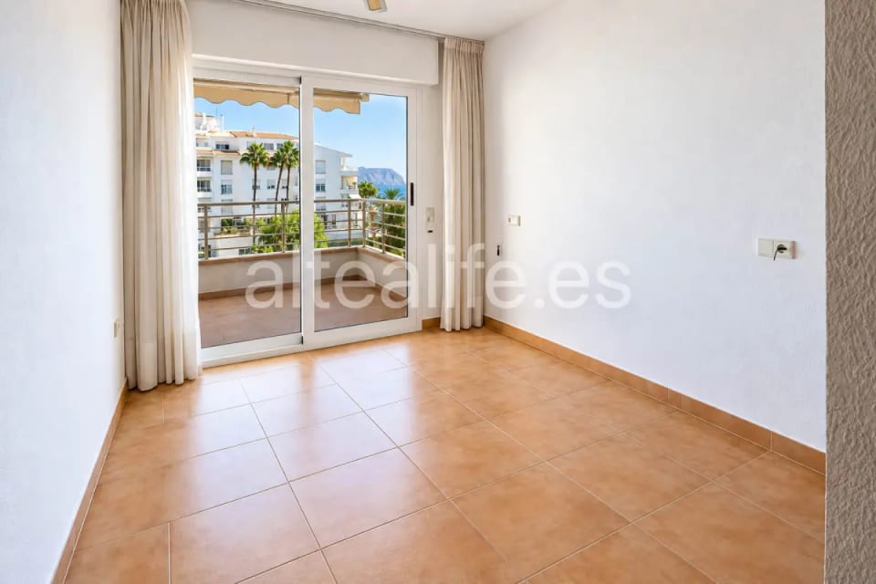 Larga Estancia | Apartamento en Primera Línea de Mar en la zona de Cap Negret (17/30)