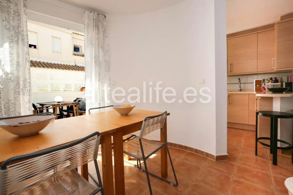 Bungalow en Esquina en Venta en La Nucía | Terrazas, Solárium y Piscina (23/30)