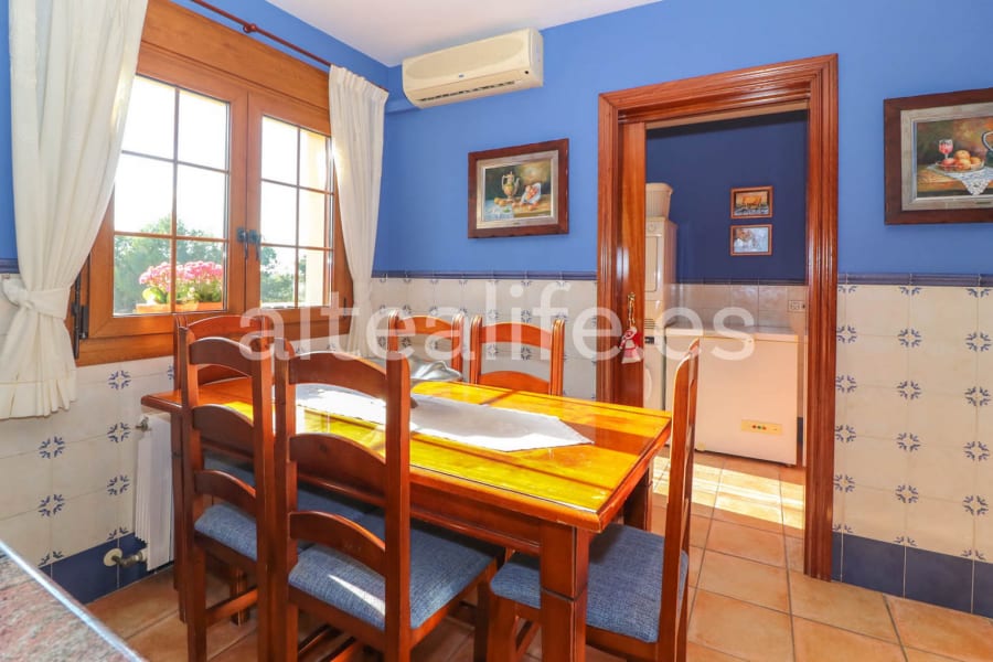 Villa con Apartamento Independiente en Bello Horizonte (18/30)