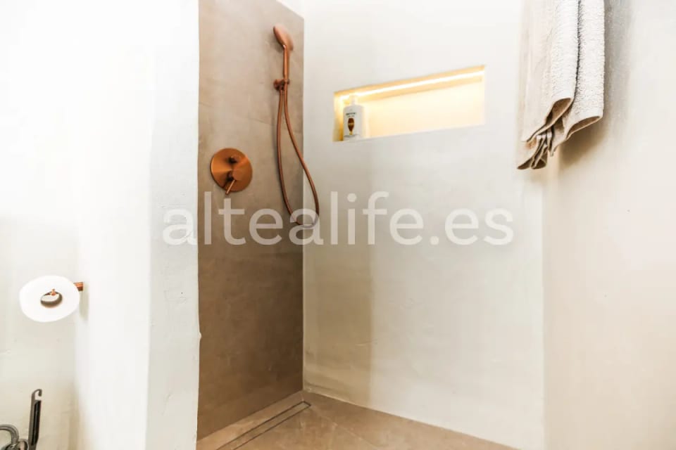 Casa de Pueblo Reformada en Venta en Altea Cerca del Mar (28/30)
