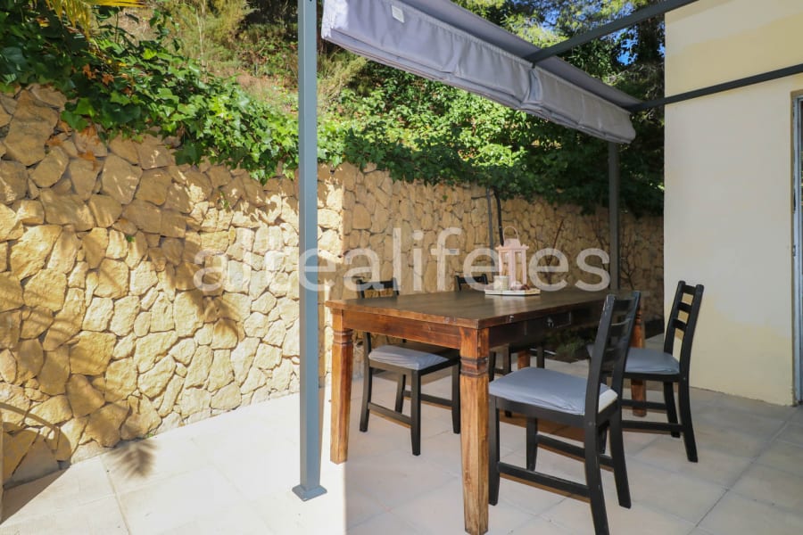 Villa con 3 Dormitorios y Piscina Privada en la Urb. Santa Clara (5/30)
