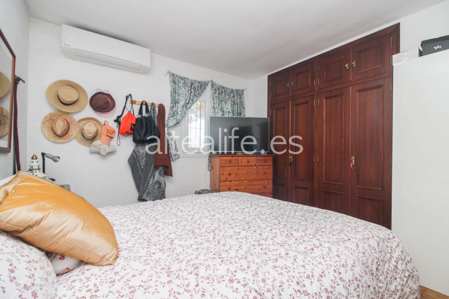 Villa con 3 Dormitorios y Piscina Privada en la Urb. Santa Clara (22/30)