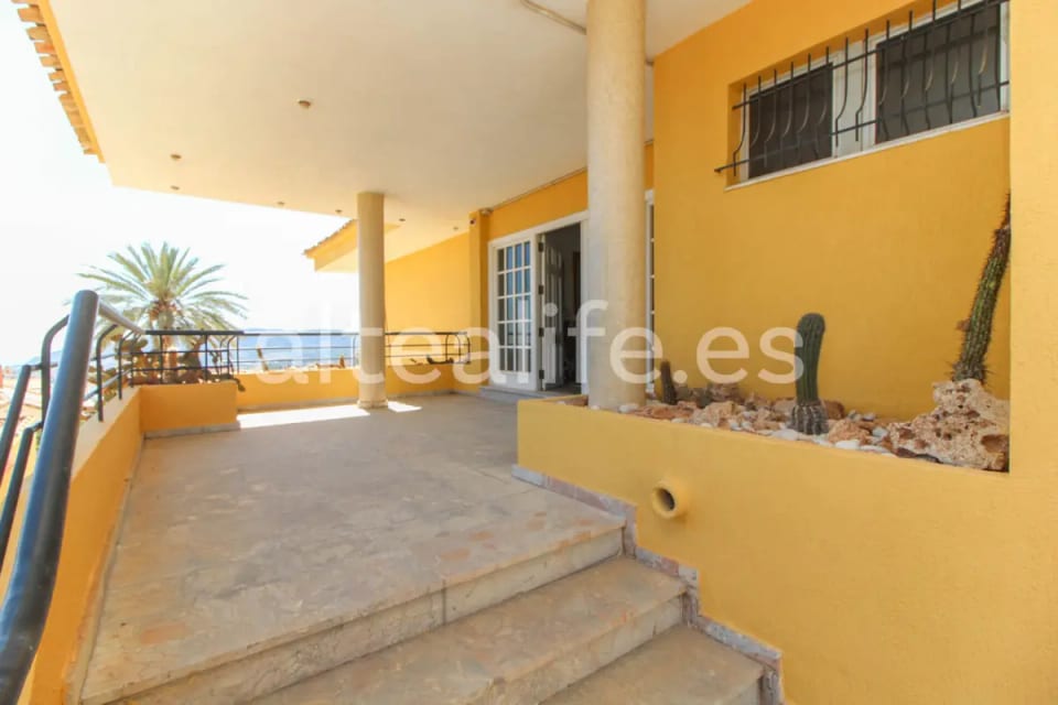 Villa con Piscinas, Vistas y Amplias Terrazas en La Nucía (5/30)