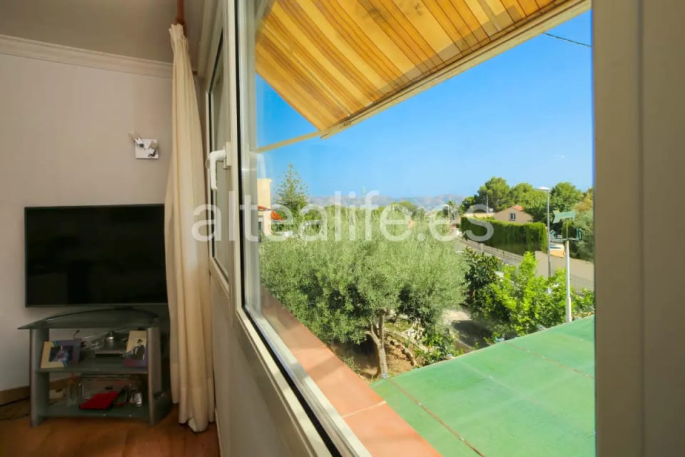 Villa con Dos Viviendas, Jardín y posibilidad de Piscina en Barranco Hondo en La Nucía (19/30)