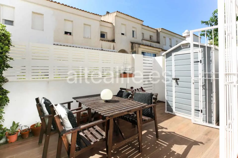 Bungalow en Esquina en Venta en La Nucía | Terrazas, Solárium y Piscina (21/30)