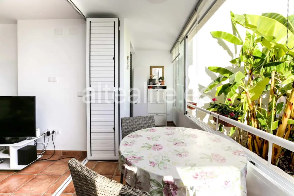 Apartamento Bajo en Primera Linea de Playa en la zona de Cap Negret (8/30)