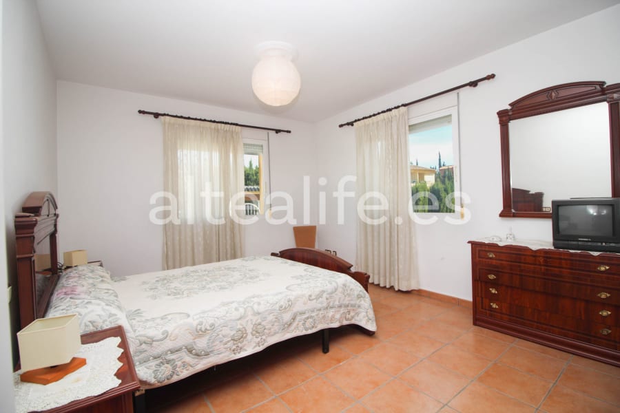 Villa de 550 m2 en la zona de Bello Horizonte (30/30)