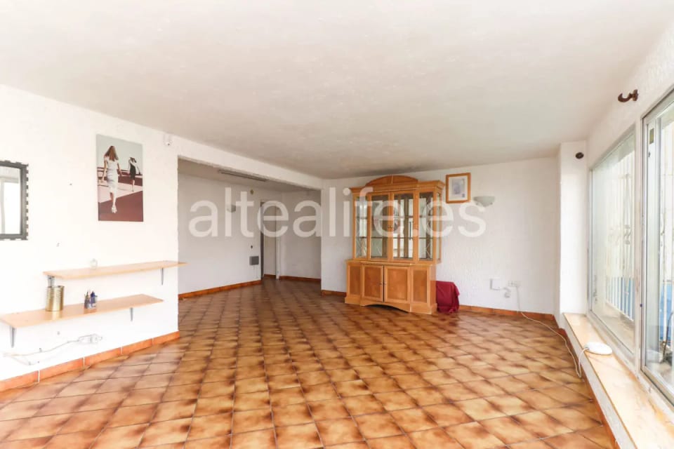 Villa en venta en La Nucía con Piscina privada y Gran Potencial de Reforma (13/30)