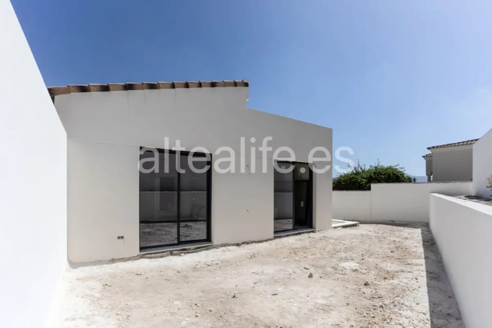 Villa Moderna de Obra Nueva con Piscina, Jardín y Vistas en La Nucía (27/30)